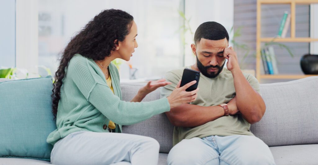 What Should You Not Text During an Auburn, AL Divorce